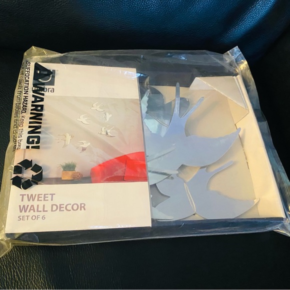 BNIB Umbra Tweet wall decor 🪽 - Picture 2 of 4